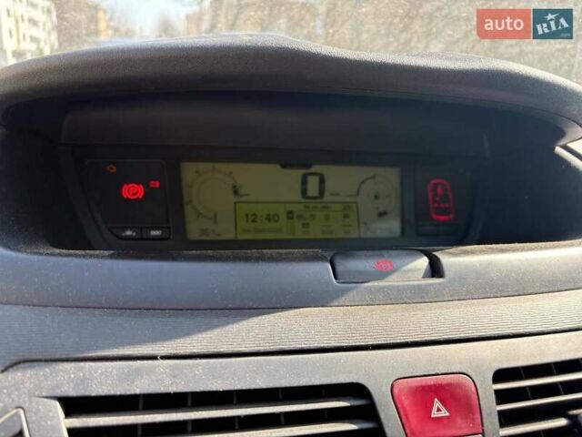 Сірий Сітроен С4 Пікассо, об'ємом двигуна 1.6 л та пробігом 255 тис. км за 3700 $, фото 23 на Automoto.ua