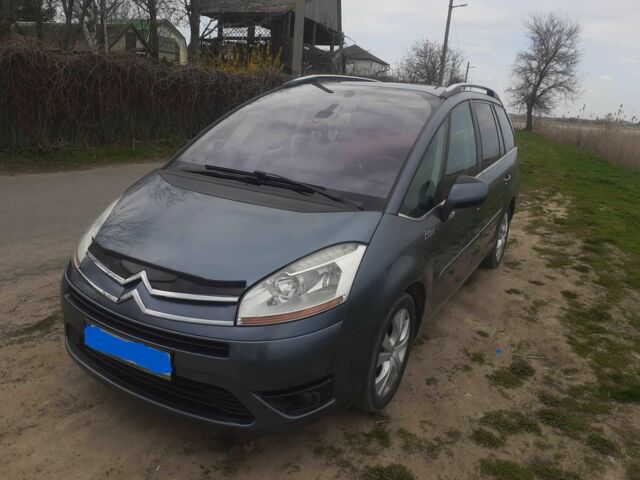 Серый Ситроен С4 Пикассо, объемом двигателя 1.6 л и пробегом 223 тыс. км за 5500 $, фото 2 на Automoto.ua