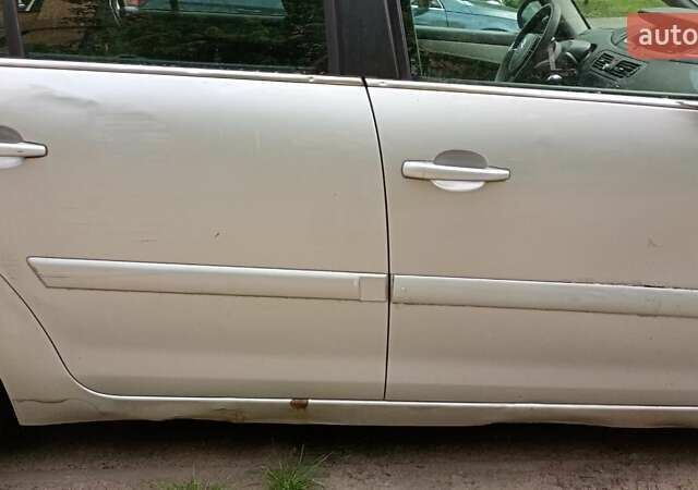 Сірий Сітроен С4 Пікассо, об'ємом двигуна 1.6 л та пробігом 255 тис. км за 3700 $, фото 5 на Automoto.ua