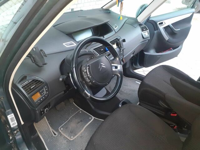 Серый Ситроен С4 Пикассо, объемом двигателя 1.6 л и пробегом 223 тыс. км за 5500 $, фото 4 на Automoto.ua