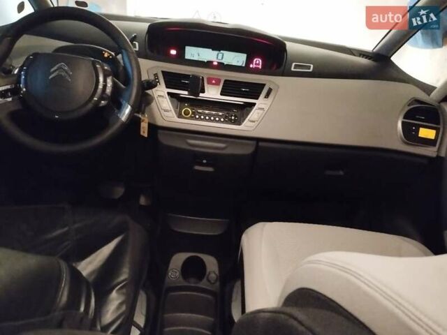 Серый Ситроен С4 Пикассо, объемом двигателя 2 л и пробегом 250 тыс. км за 7800 $, фото 10 на Automoto.ua
