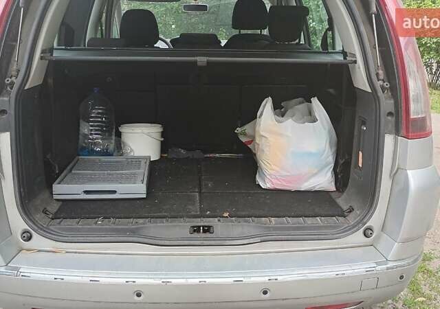 Сірий Сітроен С4 Пікассо, об'ємом двигуна 1.6 л та пробігом 255 тис. км за 3700 $, фото 18 на Automoto.ua