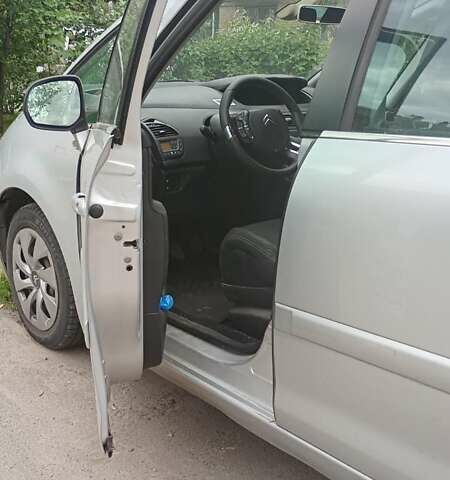 Сірий Сітроен С4 Пікассо, об'ємом двигуна 1.6 л та пробігом 255 тис. км за 3700 $, фото 8 на Automoto.ua