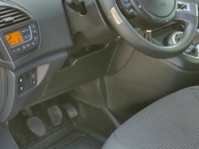 Сірий Сітроен С4 Пікассо, об'ємом двигуна 1.6 л та пробігом 276 тис. км за 7300 $, фото 14 на Automoto.ua