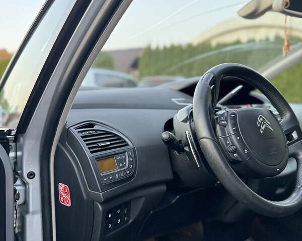 Сірий Сітроен С4 Пікассо, об'ємом двигуна 1.6 л та пробігом 201 тис. км за 6000 $, фото 16 на Automoto.ua