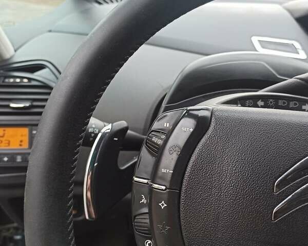 Сірий Сітроен С4 Пікассо, об'ємом двигуна 1.56 л та пробігом 300 тис. км за 6500 $, фото 27 на Automoto.ua