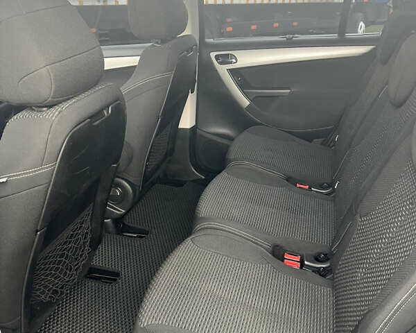 Серый Ситроен С4 Пикассо, объемом двигателя 1.6 л и пробегом 306 тыс. км за 7300 $, фото 9 на Automoto.ua