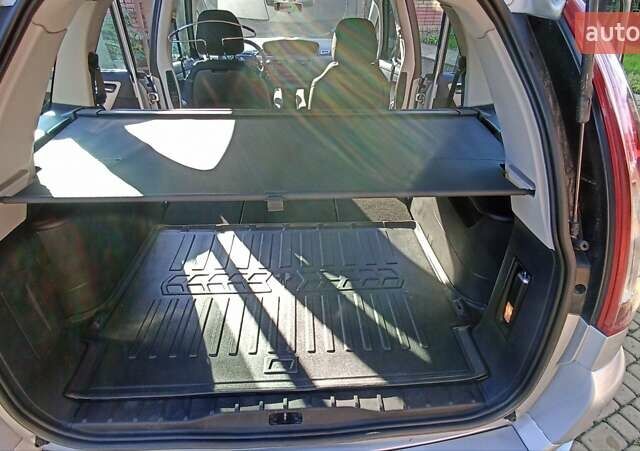 Серый Ситроен С4 Пикассо, объемом двигателя 1.56 л и пробегом 284 тыс. км за 7200 $, фото 12 на Automoto.ua