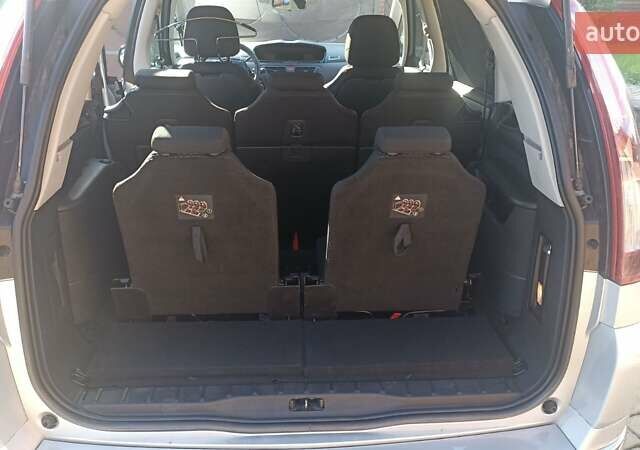 Серый Ситроен С4 Пикассо, объемом двигателя 1.56 л и пробегом 284 тыс. км за 7200 $, фото 16 на Automoto.ua