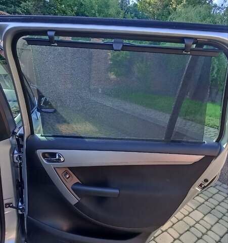 Серый Ситроен С4 Пикассо, объемом двигателя 1.56 л и пробегом 284 тыс. км за 7200 $, фото 9 на Automoto.ua