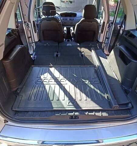 Серый Ситроен С4 Пикассо, объемом двигателя 1.56 л и пробегом 284 тыс. км за 7200 $, фото 11 на Automoto.ua