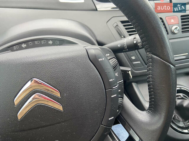 Сірий Сітроен С4 Пікассо, об'ємом двигуна 0 л та пробігом 237 тис. км за 7600 $, фото 13 на Automoto.ua
