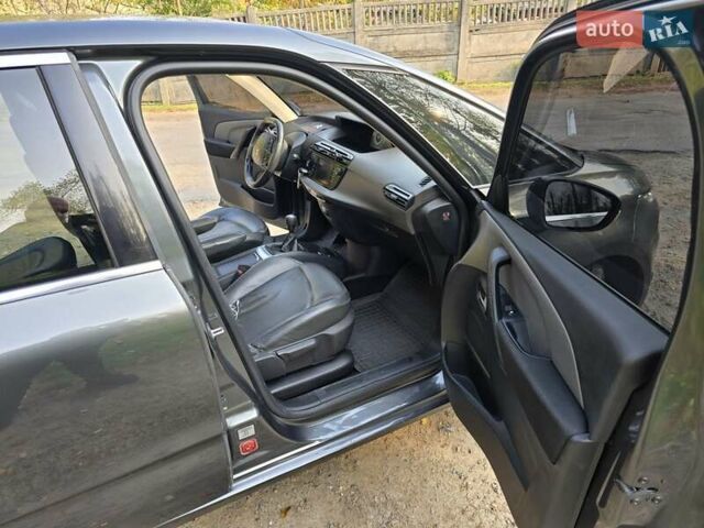 Серый Ситроен С4 Пикассо, объемом двигателя 1.56 л и пробегом 280 тыс. км за 9700 $, фото 8 на Automoto.ua