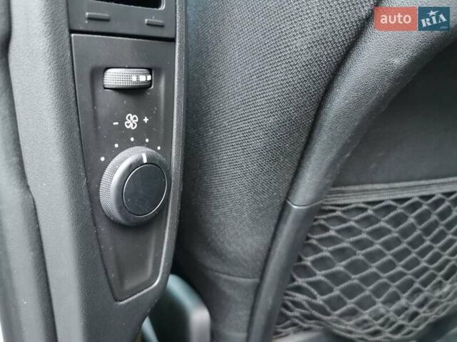 Сірий Сітроен С4 Пікассо, об'ємом двигуна 2 л та пробігом 207 тис. км за 13999 $, фото 39 на Automoto.ua