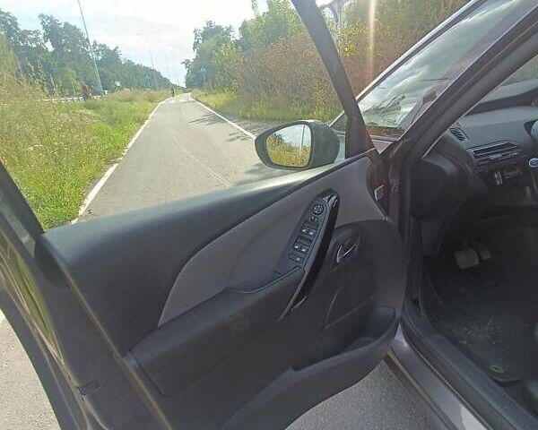 Серый Ситроен С4 Пикассо, объемом двигателя 1.56 л и пробегом 160 тыс. км за 15000 $, фото 2 на Automoto.ua