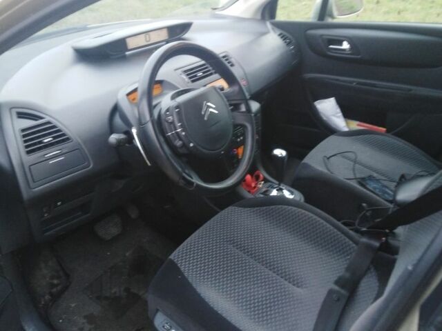 Серый Ситроен С4 Пикассо, объемом двигателя 1.6 л и пробегом 252 тыс. км за 5500 $, фото 3 на Automoto.ua