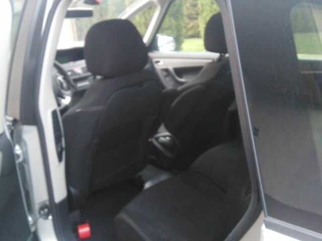 Серый Ситроен С4 Пикассо, объемом двигателя 1.6 л и пробегом 252 тыс. км за 5500 $, фото 4 на Automoto.ua