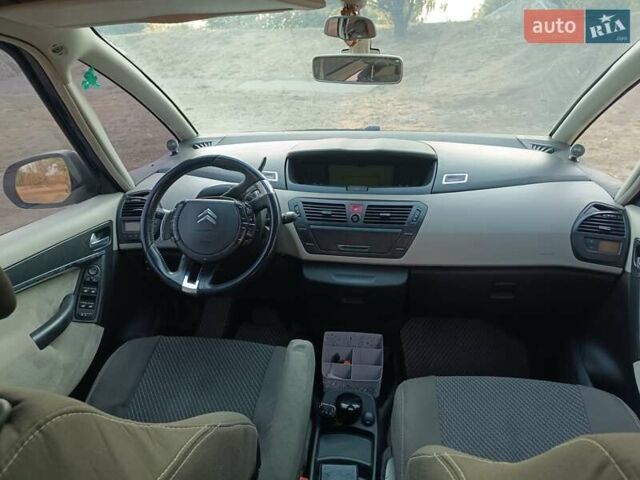 Синий Ситроен С4 Пикассо, объемом двигателя 2 л и пробегом 200 тыс. км за 5500 $, фото 4 на Automoto.ua