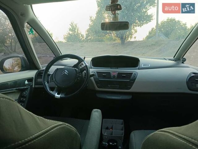 Синий Ситроен С4 Пикассо, объемом двигателя 2 л и пробегом 200 тыс. км за 5500 $, фото 3 на Automoto.ua