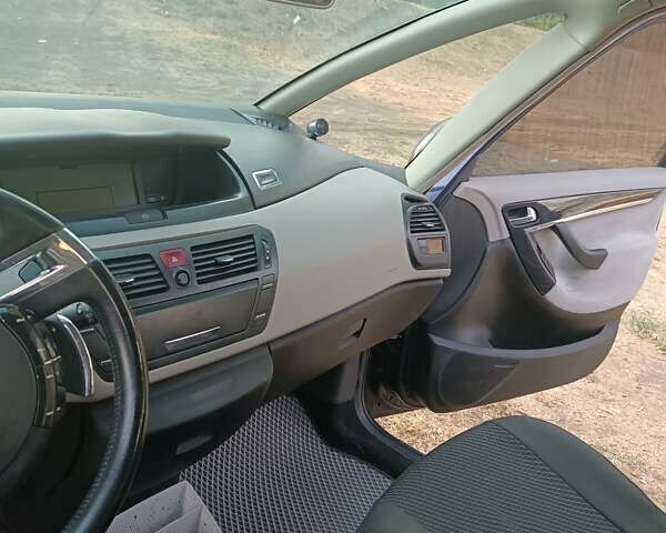 Синий Ситроен С4 Пикассо, объемом двигателя 2 л и пробегом 200 тыс. км за 5500 $, фото 13 на Automoto.ua