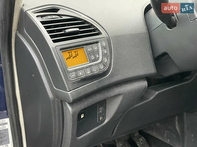 Синий Ситроен С4 Пикассо, объемом двигателя 1.6 л и пробегом 307 тыс. км за 5499 $, фото 58 на Automoto.ua