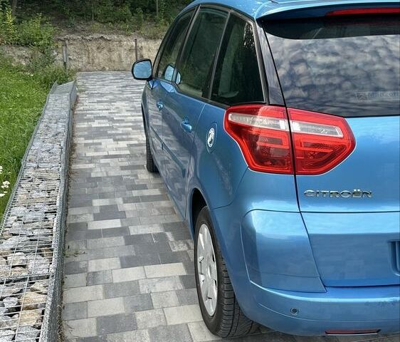 Синий Ситроен С4 Пикассо, объемом двигателя 1.6 л и пробегом 210 тыс. км за 5700 $, фото 4 на Automoto.ua