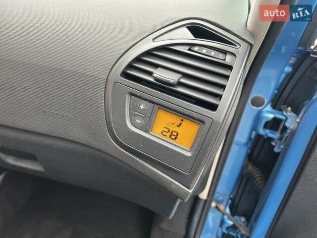 Синий Ситроен С4 Пикассо, объемом двигателя 2 л и пробегом 280 тыс. км за 5500 $, фото 18 на Automoto.ua
