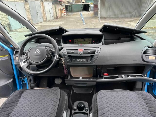 Синий Ситроен С4 Пикассо, объемом двигателя 2 л и пробегом 280 тыс. км за 5500 $, фото 8 на Automoto.ua