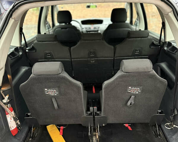 Синий Ситроен С4 Пикассо, объемом двигателя 1.6 л и пробегом 400 тыс. км за 4500 $, фото 7 на Automoto.ua