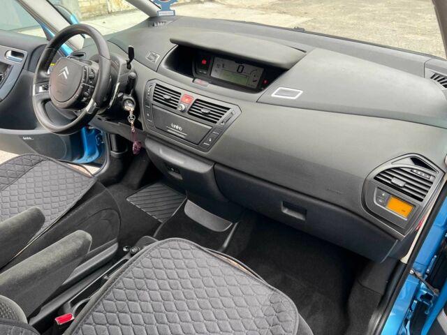 Синий Ситроен С4 Пикассо, объемом двигателя 2 л и пробегом 280 тыс. км за 5500 $, фото 7 на Automoto.ua