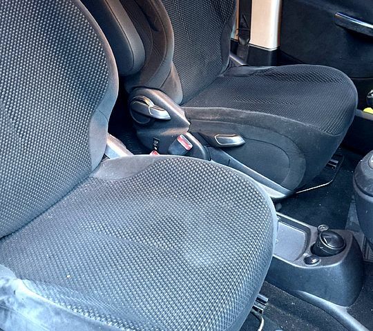 Синій Сітроен С4 Пікассо, об'ємом двигуна 1.8 л та пробігом 160 тис. км за 5000 $, фото 11 на Automoto.ua