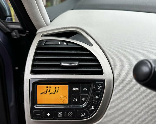 Синій Сітроен С4 Пікассо, об'ємом двигуна 2 л та пробігом 244 тис. км за 5600 $, фото 10 на Automoto.ua