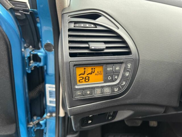 Синий Ситроен С4 Пикассо, объемом двигателя 2 л и пробегом 280 тыс. км за 5500 $, фото 12 на Automoto.ua