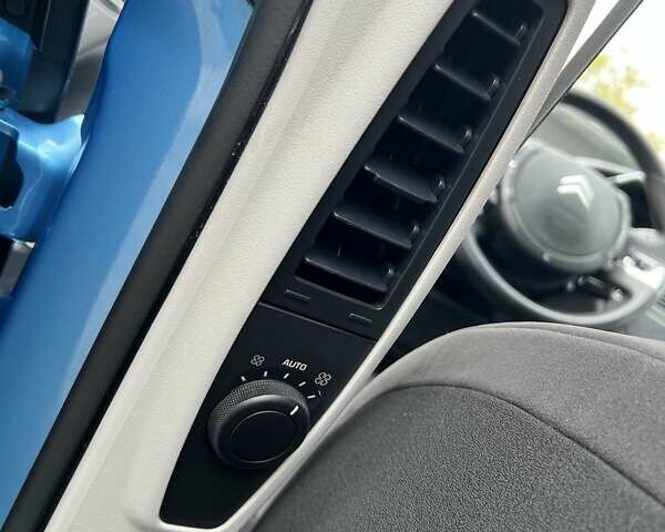 Синий Ситроен С4 Пикассо, объемом двигателя 2 л и пробегом 280 тыс. км за 5500 $, фото 20 на Automoto.ua