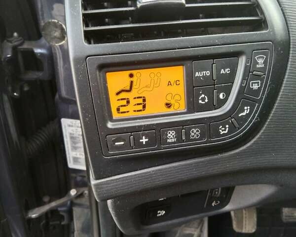 Ситроен С4 Пикассо 2009 в Львове на Automoto.ua Синий Ситроен С4 Пикассо, объемом двигателя 1.6 л и пробегом 175 тыс. км за 5600 $, фото 3 на Automoto.ua