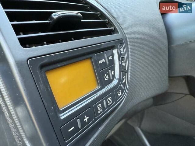Синій Сітроен С4 Пікассо, об'ємом двигуна 1.56 л та пробігом 253 тис. км за 4900 $, фото 56 на Automoto.ua