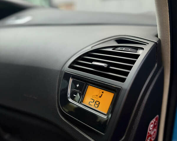 Синий Ситроен С4 Пикассо, объемом двигателя 1.6 л и пробегом 280 тыс. км за 3999 $, фото 19 на Automoto.ua