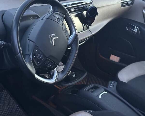 Синий Ситроен С4 Пикассо, объемом двигателя 1.56 л и пробегом 282 тыс. км за 12800 $, фото 6 на Automoto.ua