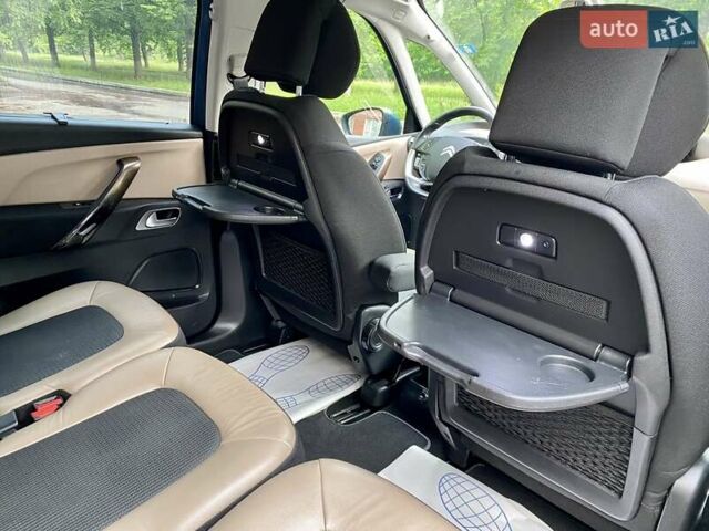 Синий Ситроен С4 Пикассо, объемом двигателя 1.56 л и пробегом 282 тыс. км за 12800 $, фото 13 на Automoto.ua