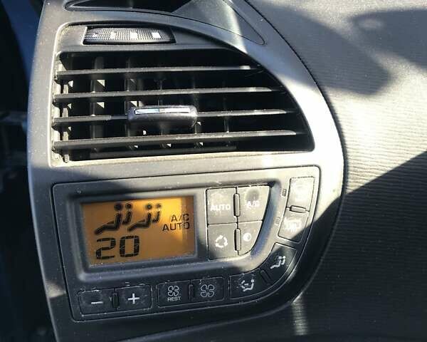 Синий Ситроен С4 Пикассо, объемом двигателя 1.6 л и пробегом 180 тыс. км за 7550 $, фото 4 на Automoto.ua