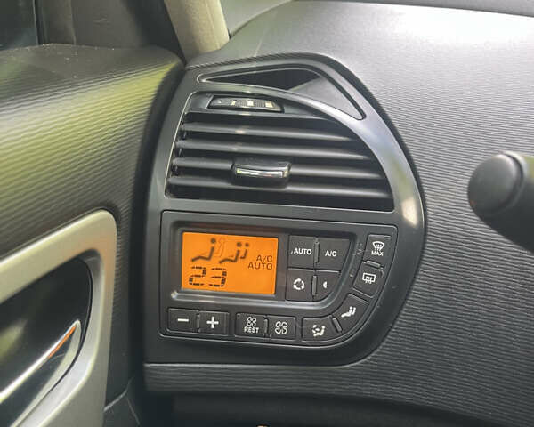 Синий Ситроен С4 Пикассо, объемом двигателя 2 л и пробегом 337 тыс. км за 5999 $, фото 4 на Automoto.ua