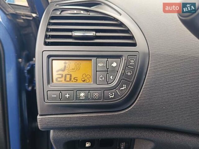 Синій Сітроен С4 Пікассо, об'ємом двигуна 1.6 л та пробігом 258 тис. км за 5500 $, фото 21 на Automoto.ua