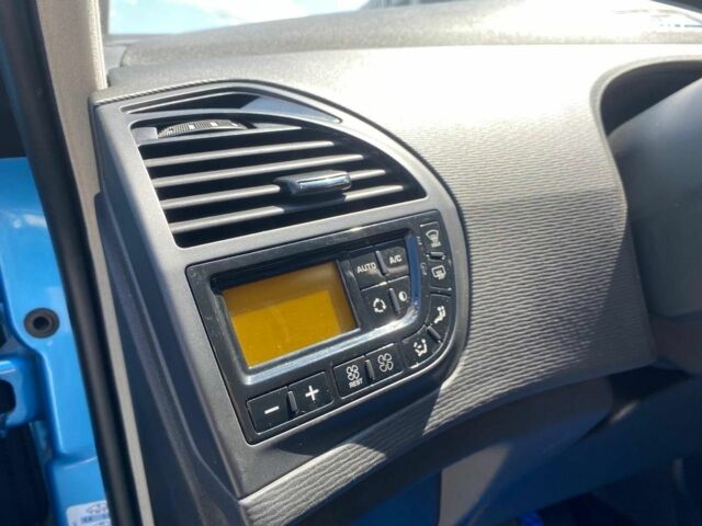 Синій Сітроен С4 Пікассо, об'ємом двигуна 2 л та пробігом 175 тис. км за 9690 $, фото 14 на Automoto.ua