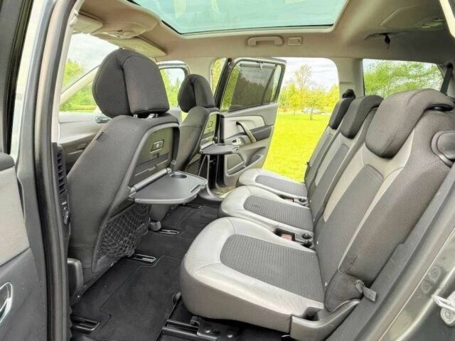 Сітроен С4 Пікассо 2017 у Хмельницькому на Automoto.ua Зелений Сітроен С4 Пікассо, об'ємом двигуна 2 л та пробігом 110 тис. км за 7000 $, фото 9 на Automoto.ua