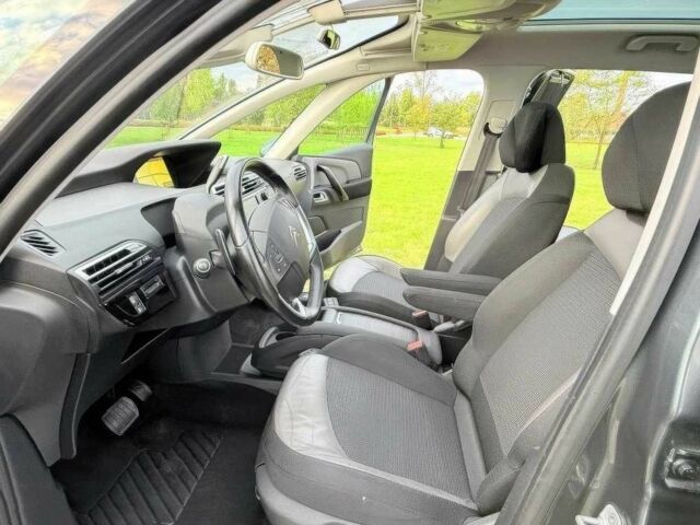 Сітроен С4 Пікассо 2017 у Хмельницькому на Automoto.ua Зелений Сітроен С4 Пікассо, об'ємом двигуна 2 л та пробігом 110 тис. км за 7000 $, фото 8 на Automoto.ua