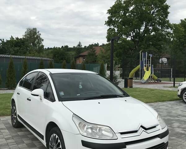 Белый Ситроен С4, объемом двигателя 1.59 л и пробегом 130 тыс. км за 4300 $, фото 4 на Automoto.ua