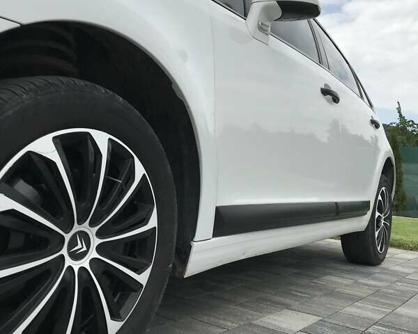 Белый Ситроен С4, объемом двигателя 1.59 л и пробегом 130 тыс. км за 4300 $, фото 5 на Automoto.ua