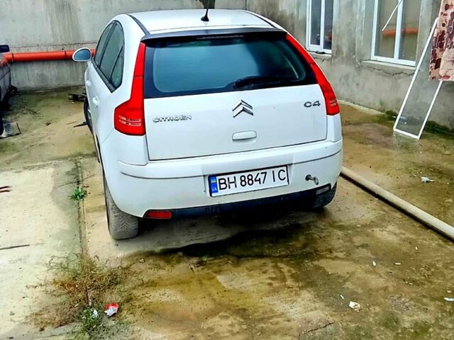 Белый Ситроен С4, объемом двигателя 1.6 л и пробегом 25 тыс. км за 2200 $, фото 8 на Automoto.ua