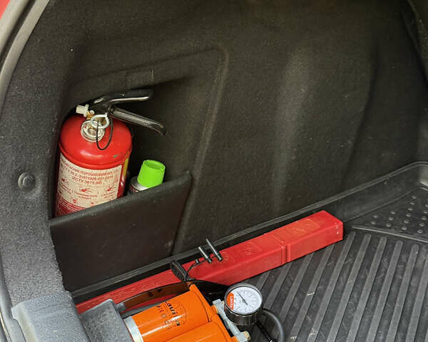 Белый Ситроен С4, объемом двигателя 1.59 л и пробегом 153 тыс. км за 4490 $, фото 17 на Automoto.ua