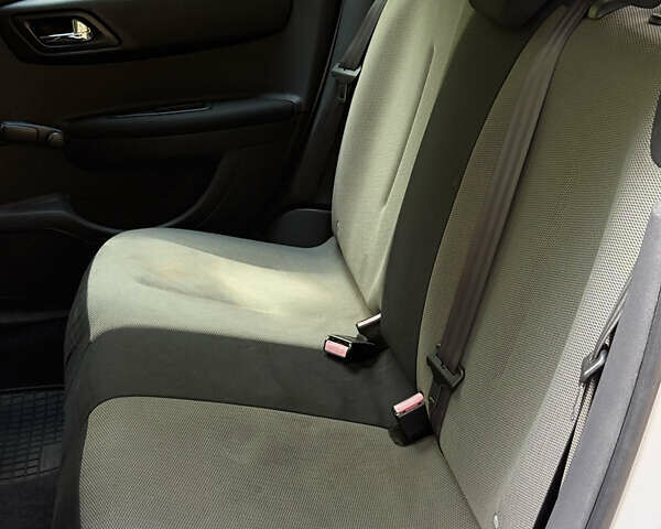 Белый Ситроен С4, объемом двигателя 1.59 л и пробегом 153 тыс. км за 4490 $, фото 16 на Automoto.ua